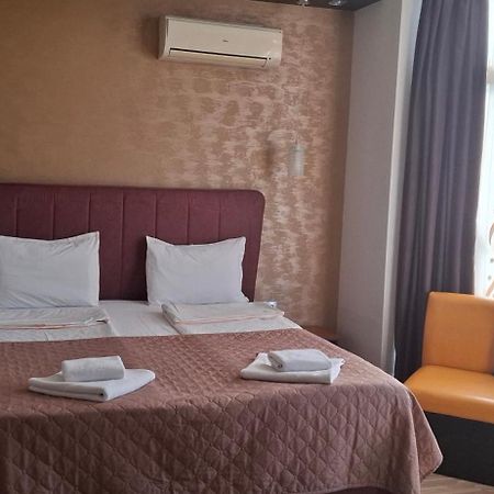 Fantasy Apartaments And Studios Avenue Комплекс Фантазия Хисаря المظهر الخارجي الصورة