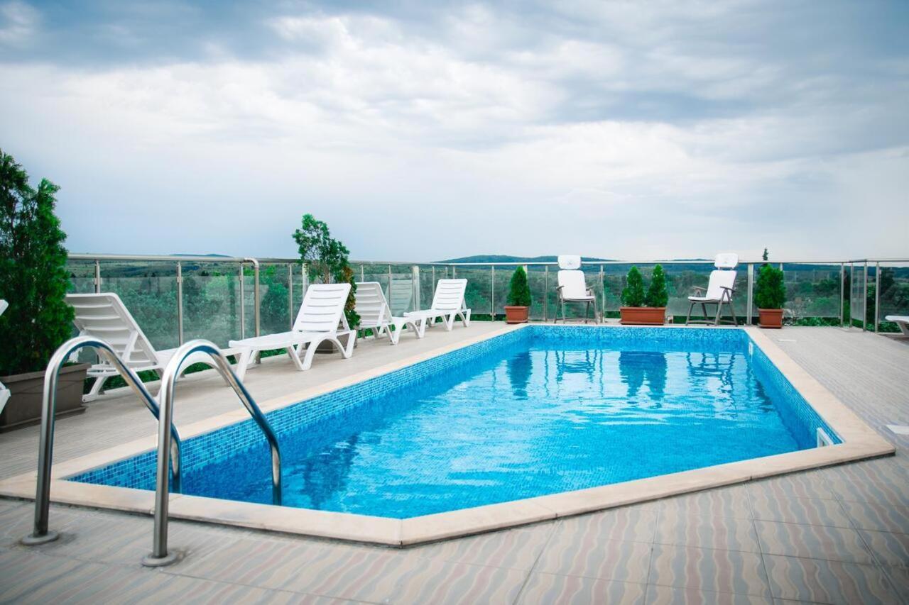 Fantasy Apartaments And Studios Avenue Комплекс Фантазия Хисаря المظهر الخارجي الصورة