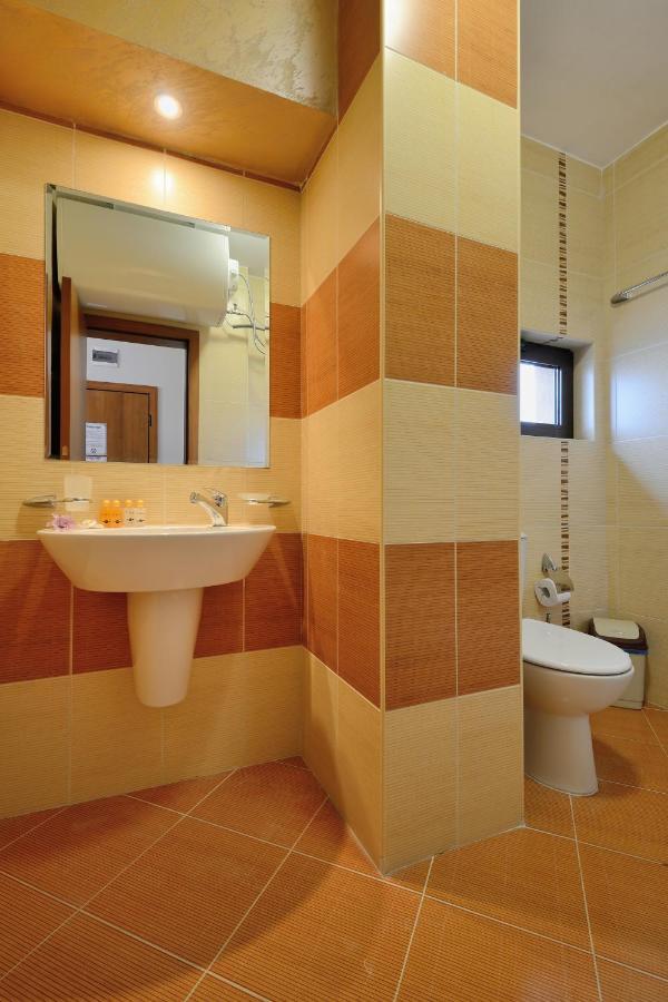 Fantasy Apartaments And Studios Avenue Комплекс Фантазия Хисаря المظهر الخارجي الصورة