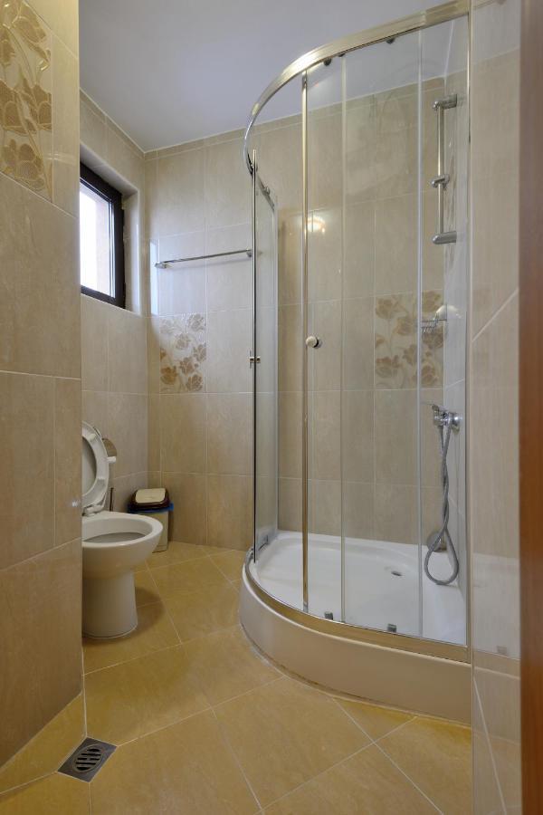 Fantasy Apartaments And Studios Avenue Комплекс Фантазия Хисаря المظهر الخارجي الصورة