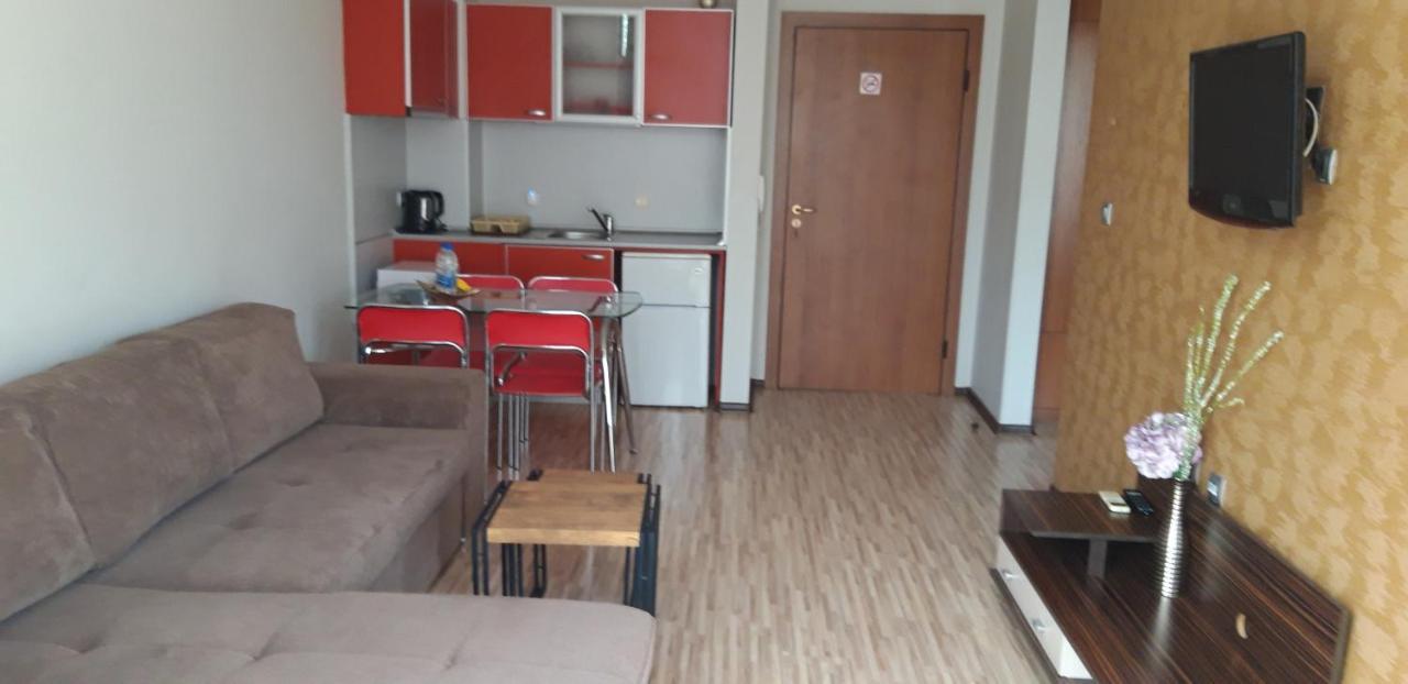 Fantasy Apartaments And Studios Avenue Комплекс Фантазия Хисаря المظهر الخارجي الصورة
